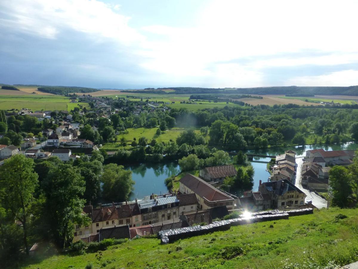 Les Chambres De La Ville Haute Dun-sur-Meuse Ngoại thất bức ảnh